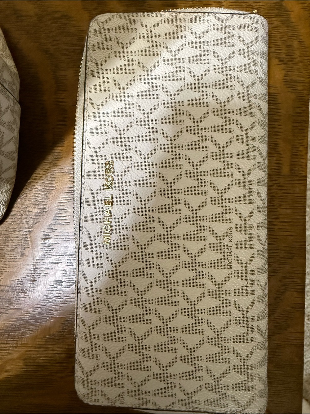 Michael Kors Cream and Tan MK Signature Bag Bundle - Picture 3 of 7